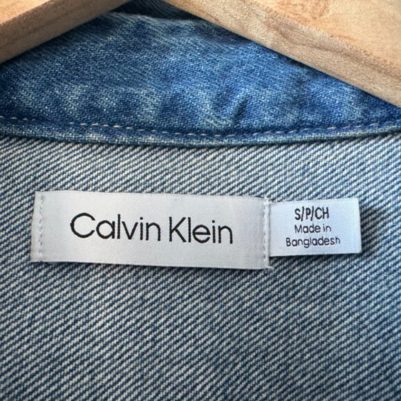Calvin Klein Sunbleached Relaxed Denim Button-Down Shirt, Small - Picture 4 of 5